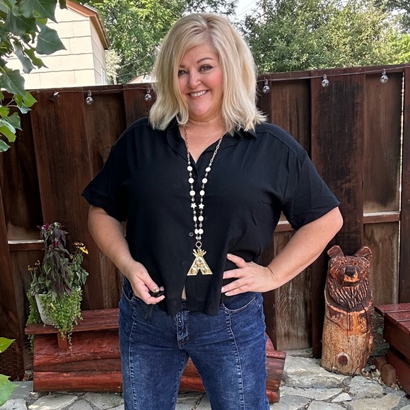 L&B Brooke Button-up Top - Black - Picture 5 of 6